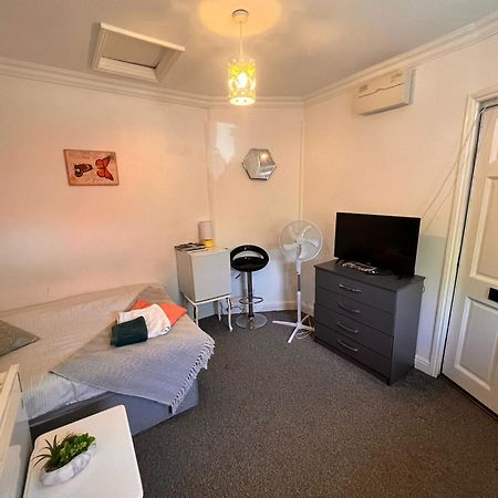 Studio London Hackney Near Homerton Hospital Екстериор снимка
