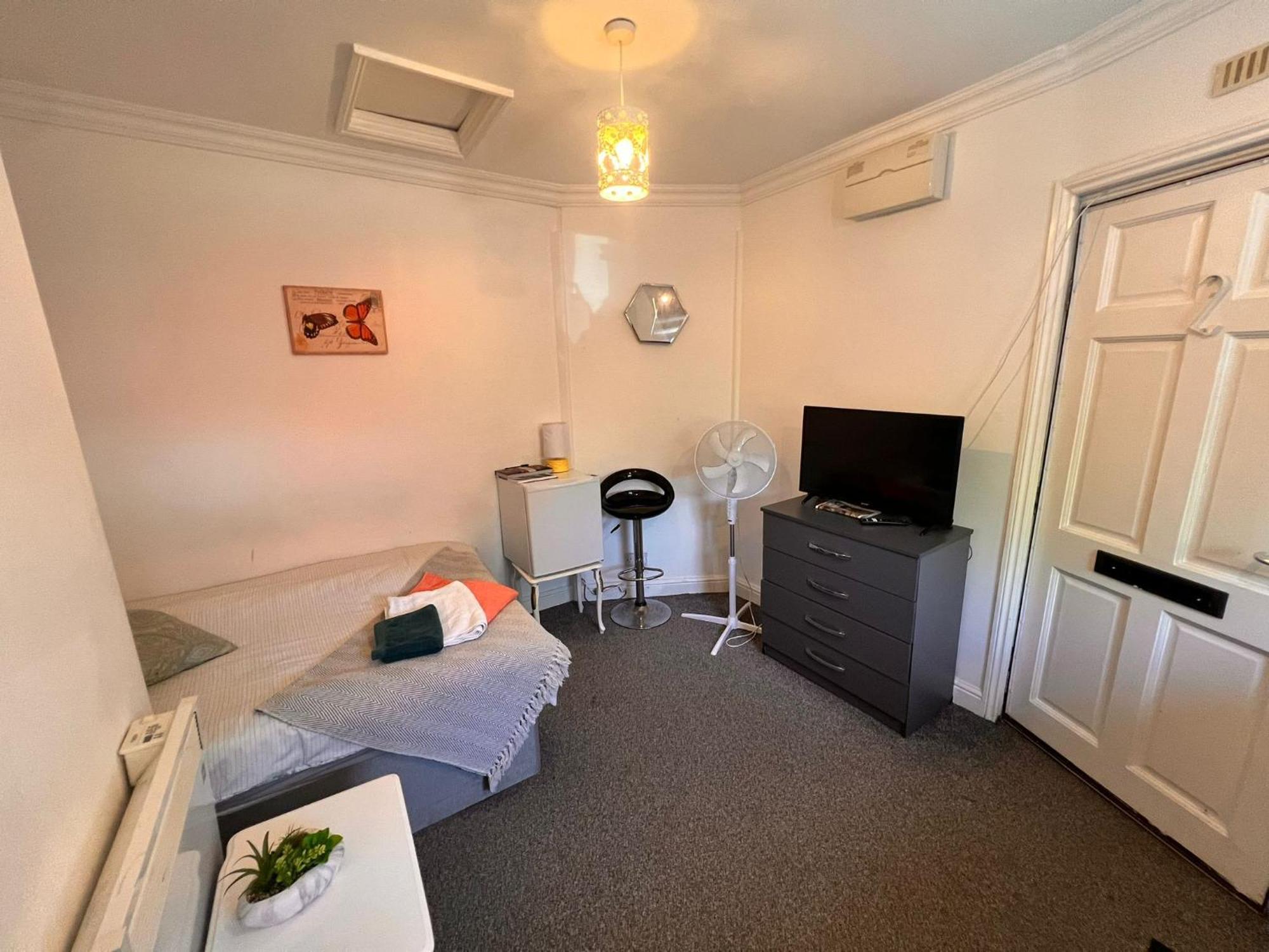Studio London Hackney Near Homerton Hospital Екстериор снимка